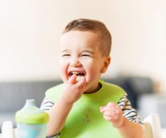 Less Toddler Mealtime Battles: 10 Easy Tips
